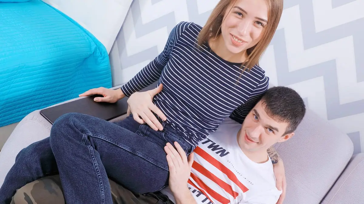 Couple fills love nest with lust - Teen Mega World